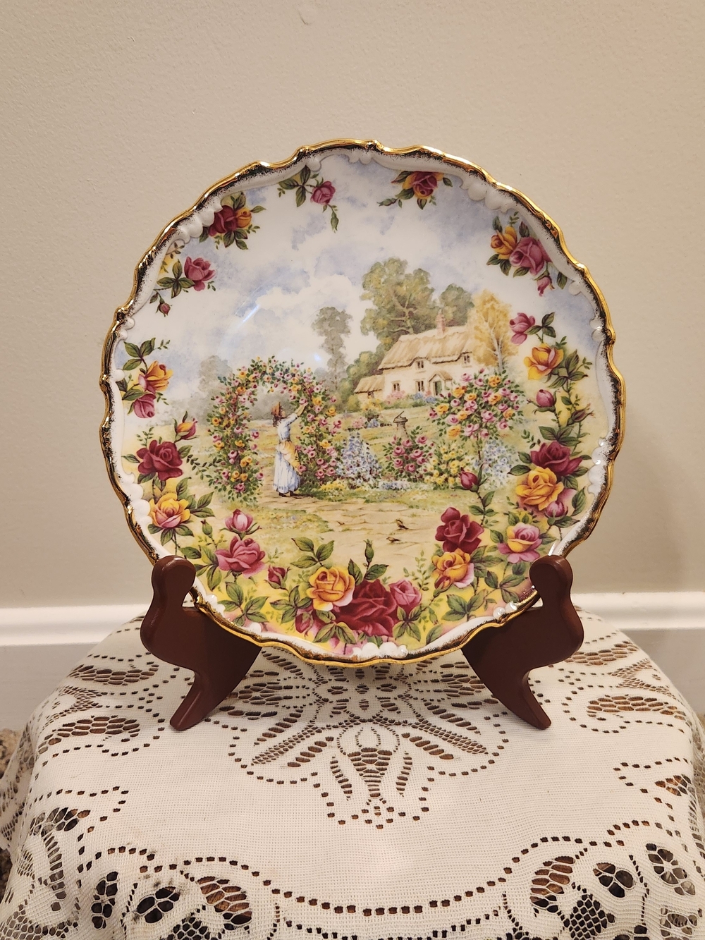 Royal Albert Old Country Roses 25th Anniversary Collector Plate @ 1986
